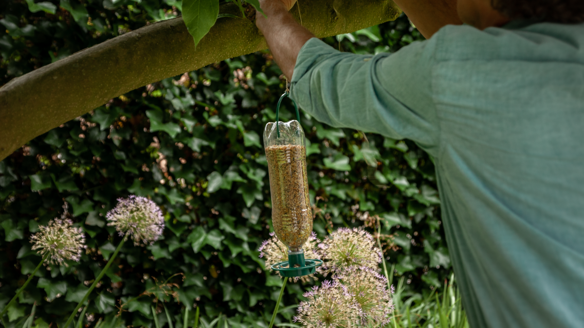 Recycle Bottle Feeder | Deli Nature Greenline